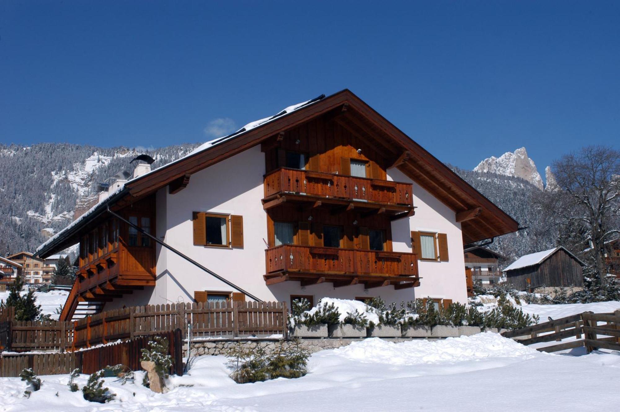 Appartamenti Majon Ladina Vigo di Fassa Exterior foto